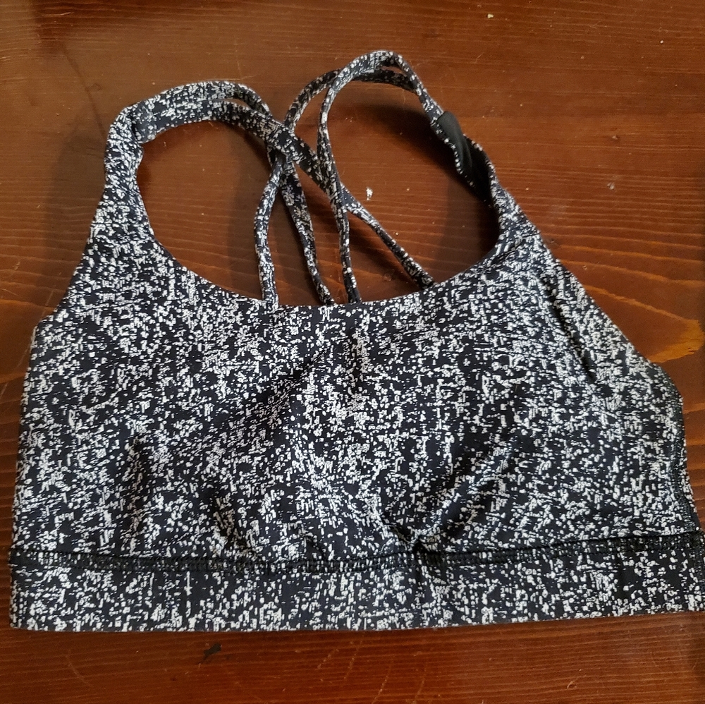 Lululemon sports bra size 4
